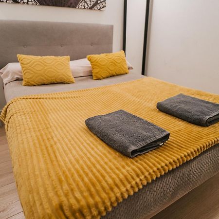 Lujoso Y Amplio Apartamento Con Parking Incluido Леон Экстерьер фото