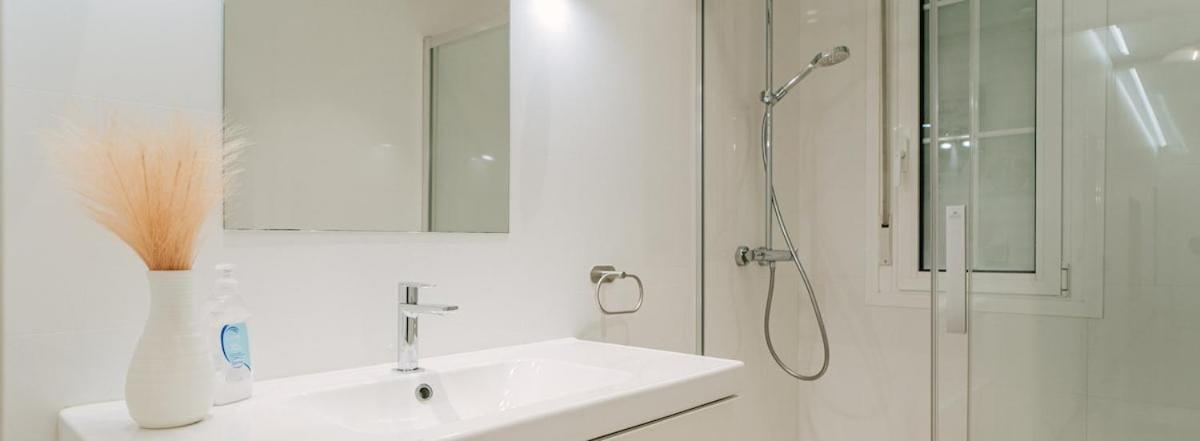 Lujoso Y Amplio Apartamento Con Parking Incluido Леон Экстерьер фото