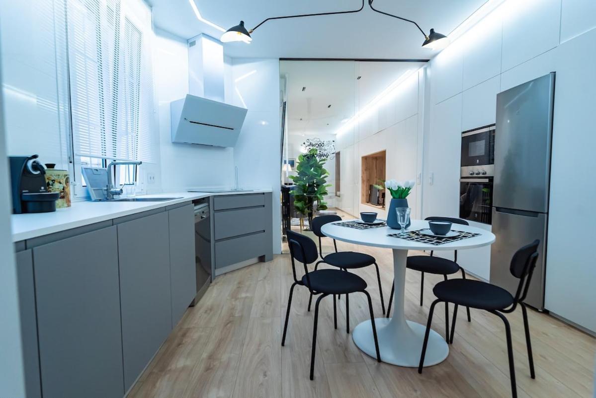 Lujoso Y Amplio Apartamento Con Parking Incluido Леон Экстерьер фото