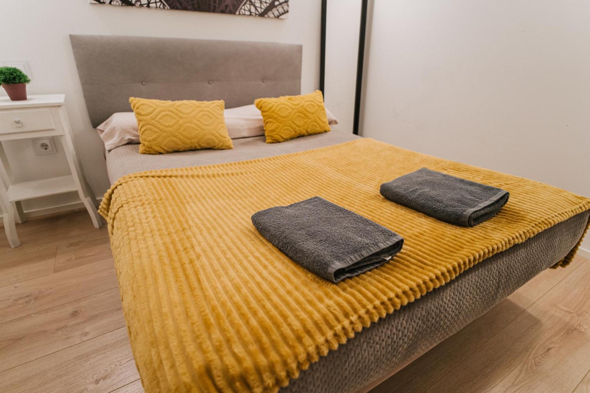 Lujoso Y Amplio Apartamento Con Parking Incluido Леон Экстерьер фото